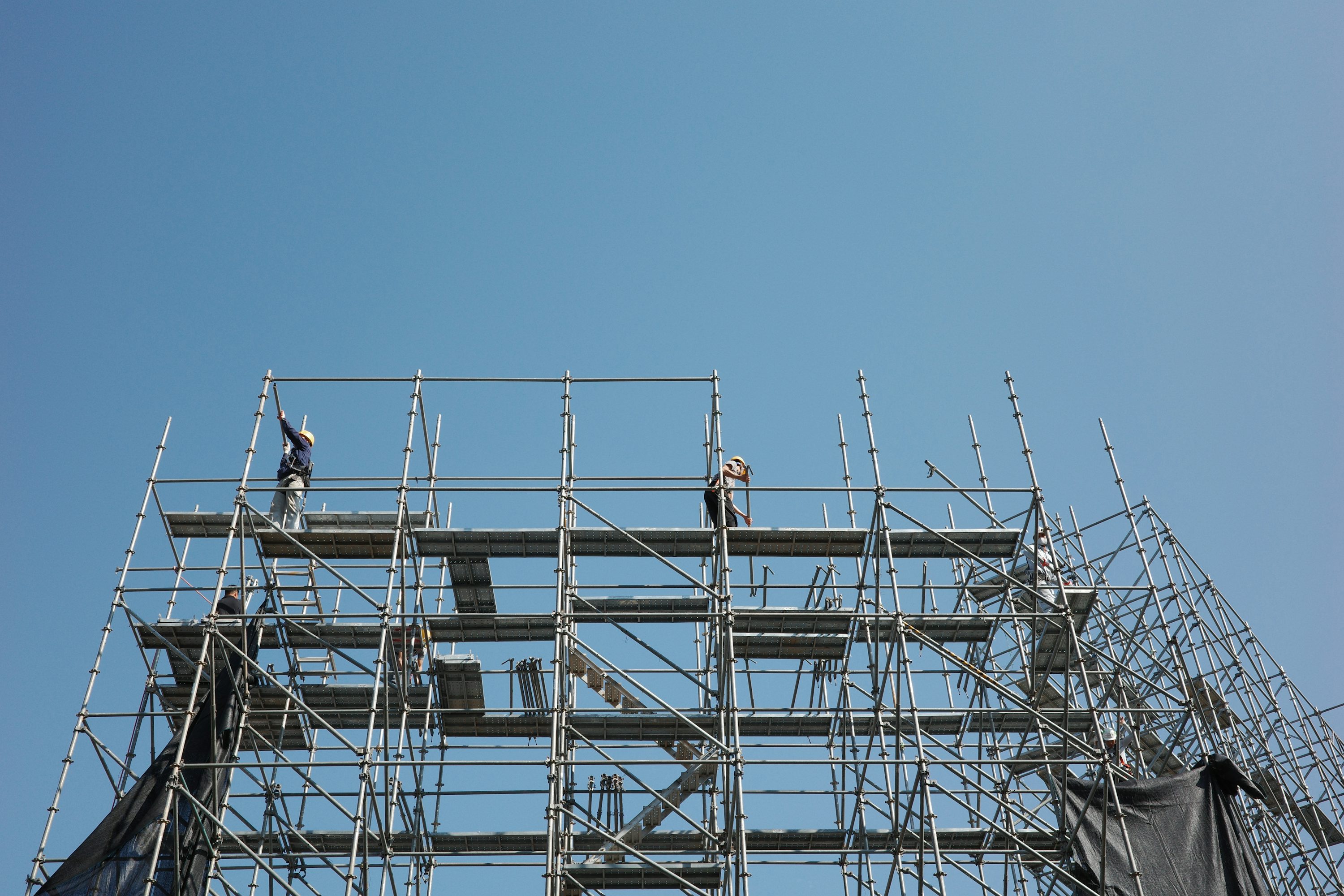 Xây dựng, sửa chữa và bảo trì